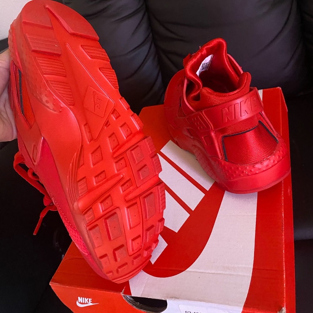 Nike Huaraches - Red 5Y - Picture 3 of 6